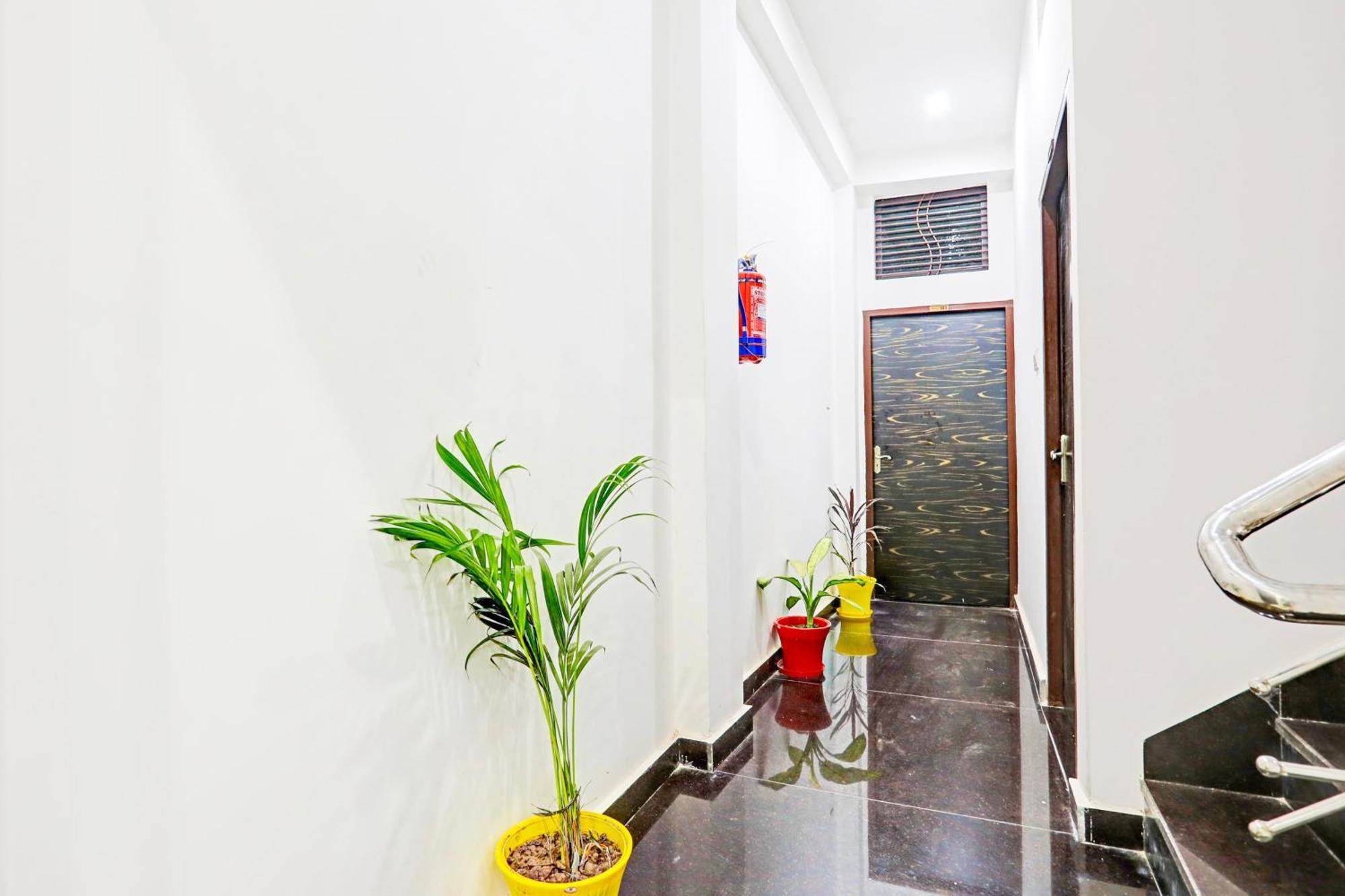 Hotel O The Maruti Paying Guest House Βαρανάσι Εξωτερικό φωτογραφία
