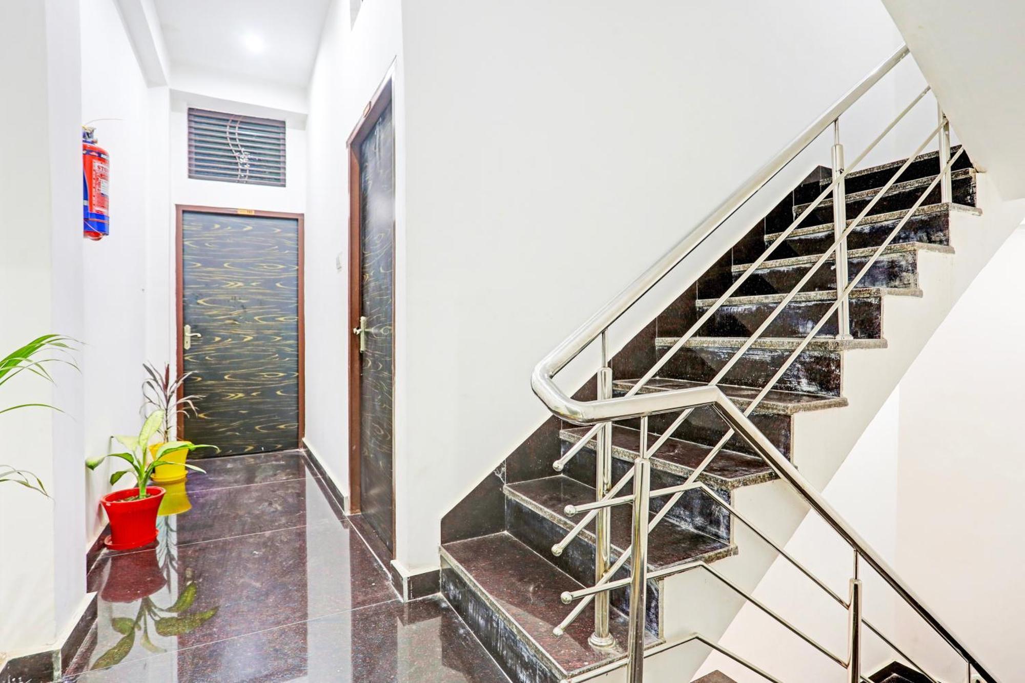 Hotel O The Maruti Paying Guest House Βαρανάσι Εξωτερικό φωτογραφία